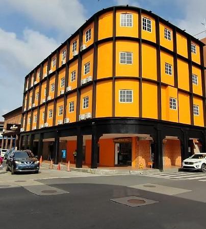 La Cubana Hotel & Suites Colon Exterior photo