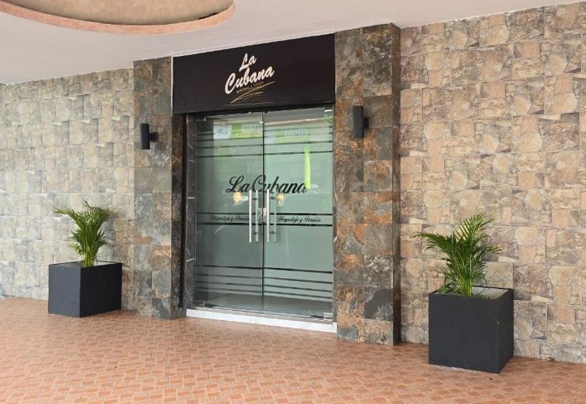 La Cubana Hotel & Suites Colon Exterior photo
