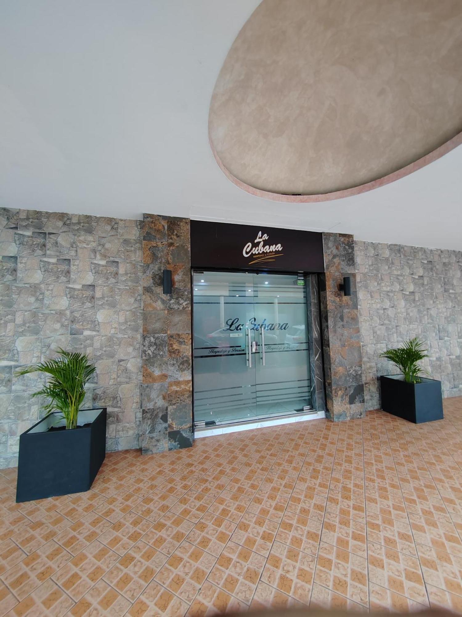 La Cubana Hotel & Suites Colon Exterior photo